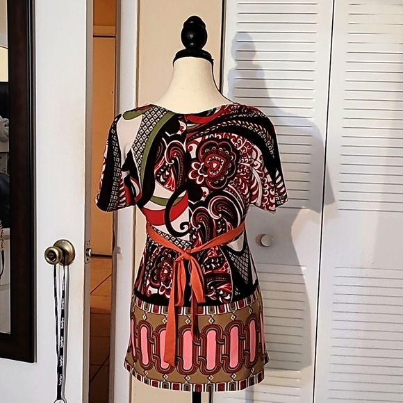 Woman's XOXO Brand Size M multi-colored patterned top; ties in back - Picture 2 of 6